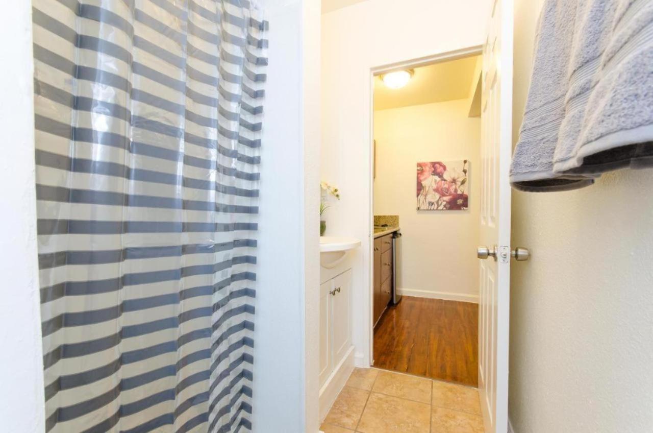 Snug Studio Apartment In The Heart Of Hollywood Los Angeles Kültér fotó